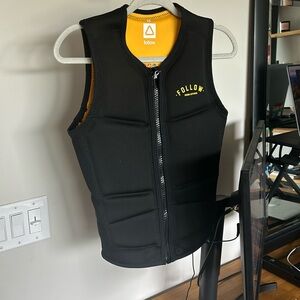 Follow men’s XS comp vest